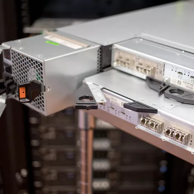arsenal del almacenamiento de DELL EMC PowerVault ME5024 de la impulsión del servidor 24 del almacenamiento del SSD de 3.84T SAS